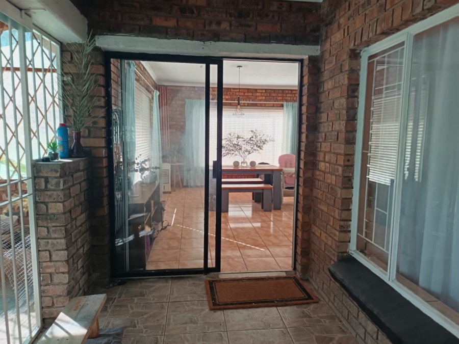 2 Bedroom Property for Sale in Noycedale Gauteng
