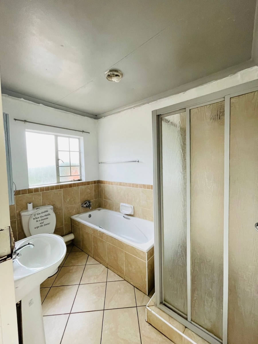 2 Bedroom Property for Sale in Erand Gardens Gauteng