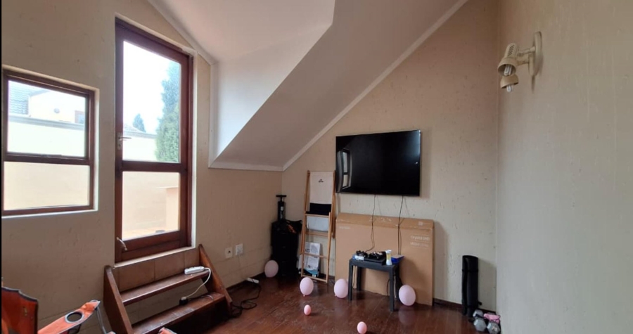 2 Bedroom Property for Sale in Lonehill Gauteng