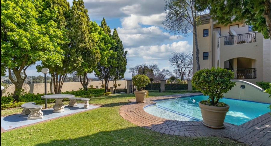 2 Bedroom Property for Sale in Lonehill Gauteng