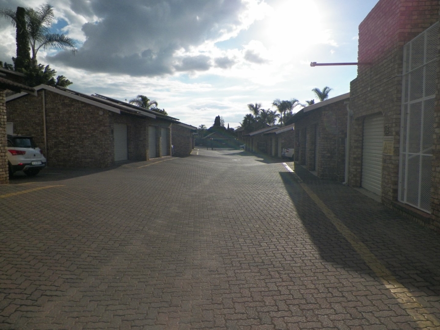 2 Bedroom Property for Sale in Zwartkop Gauteng