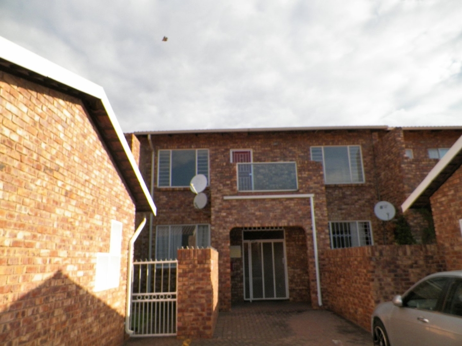 2 Bedroom Property for Sale in Zwartkop Gauteng