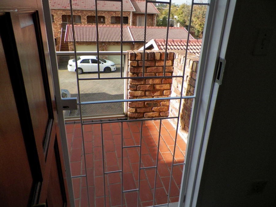 2 Bedroom Property for Sale in Zwartkop Gauteng