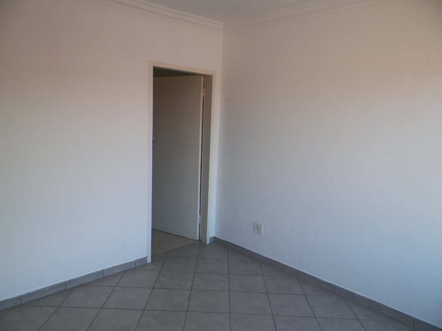 2 Bedroom Property for Sale in Zwartkop Gauteng