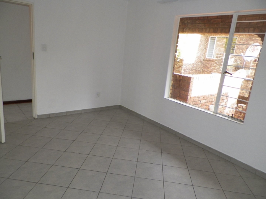 2 Bedroom Property for Sale in Zwartkop Gauteng