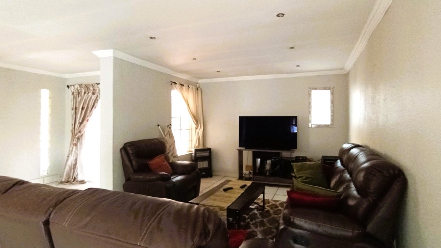3 Bedroom Property for Sale in Faerie Glen Gauteng