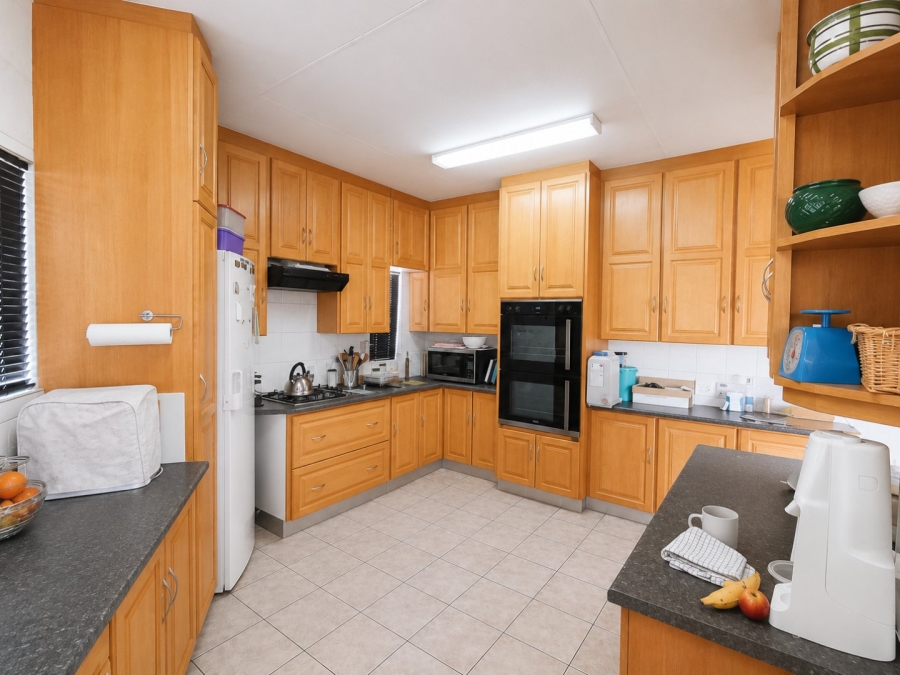 4 Bedroom Property for Sale in Rooihuiskraal Gauteng