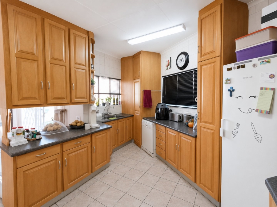 4 Bedroom Property for Sale in Rooihuiskraal Gauteng