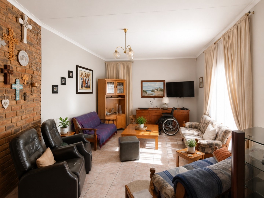 4 Bedroom Property for Sale in Rooihuiskraal Gauteng