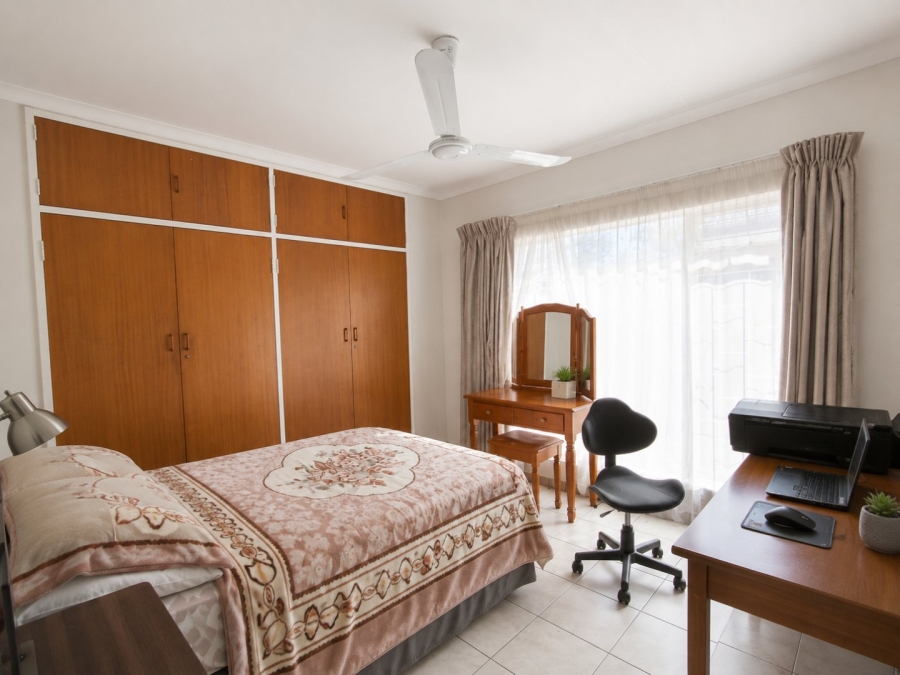 4 Bedroom Property for Sale in Rooihuiskraal Gauteng