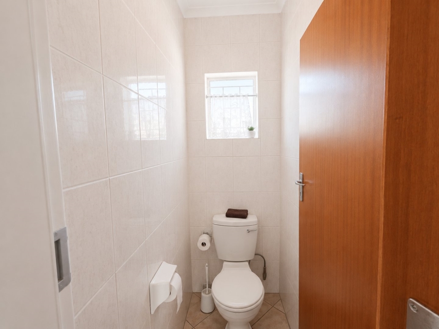 4 Bedroom Property for Sale in Rooihuiskraal Gauteng