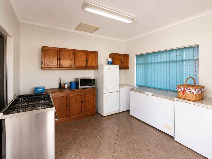 4 Bedroom Property for Sale in Rooihuiskraal Gauteng