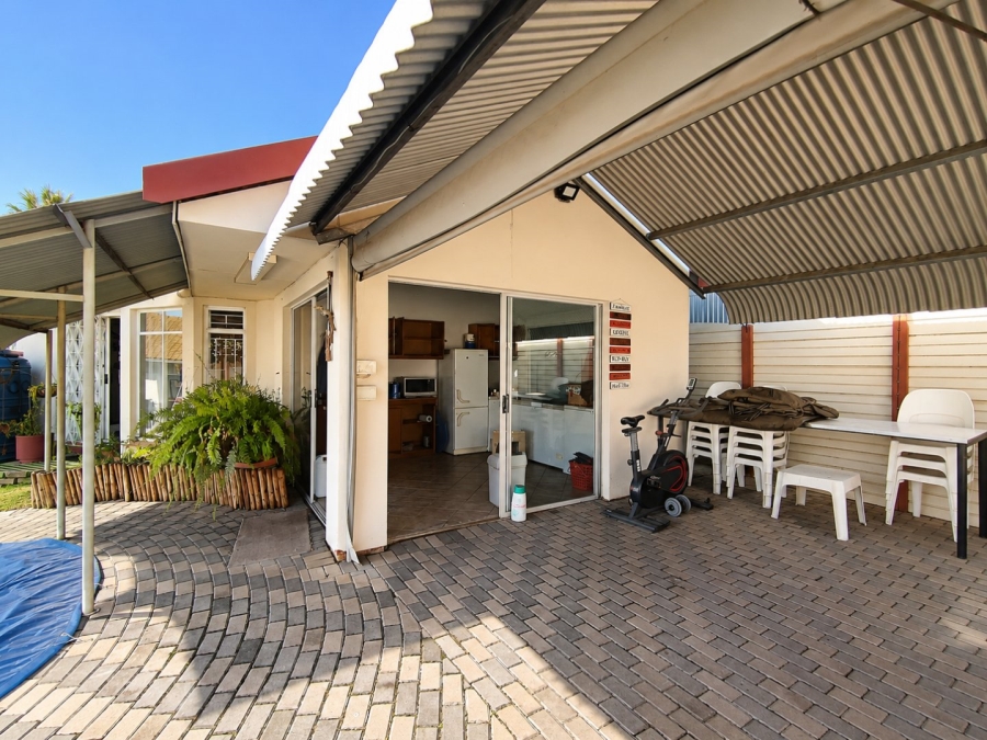 4 Bedroom Property for Sale in Rooihuiskraal Gauteng
