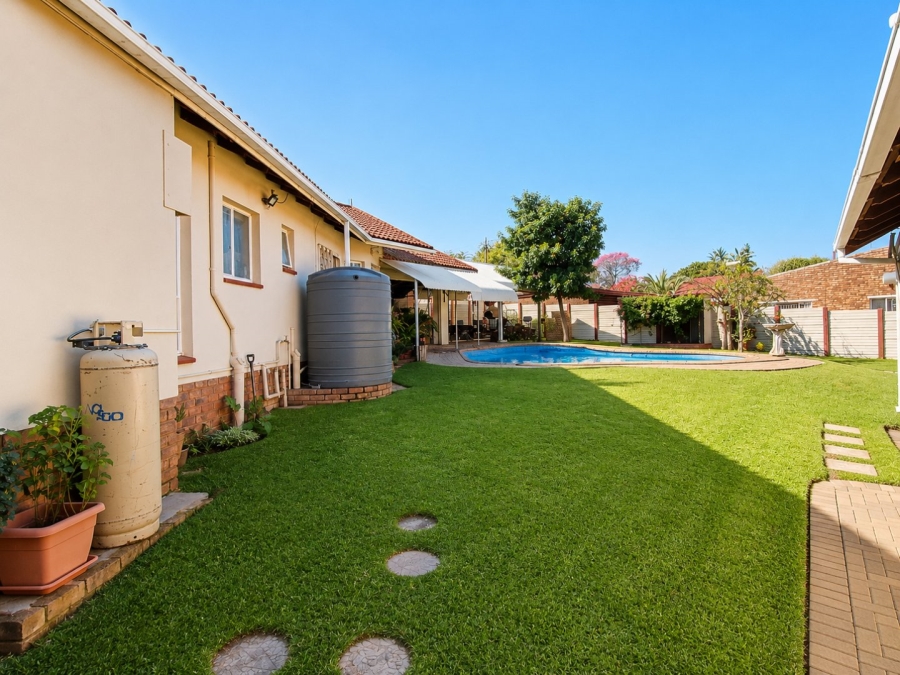 4 Bedroom Property for Sale in Rooihuiskraal Gauteng
