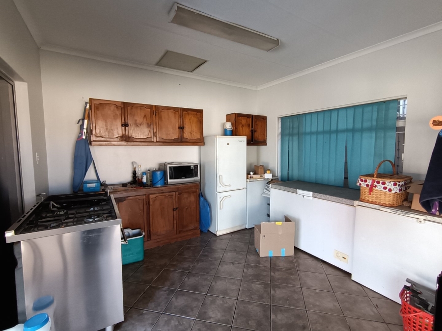 4 Bedroom Property for Sale in Rooihuiskraal Gauteng