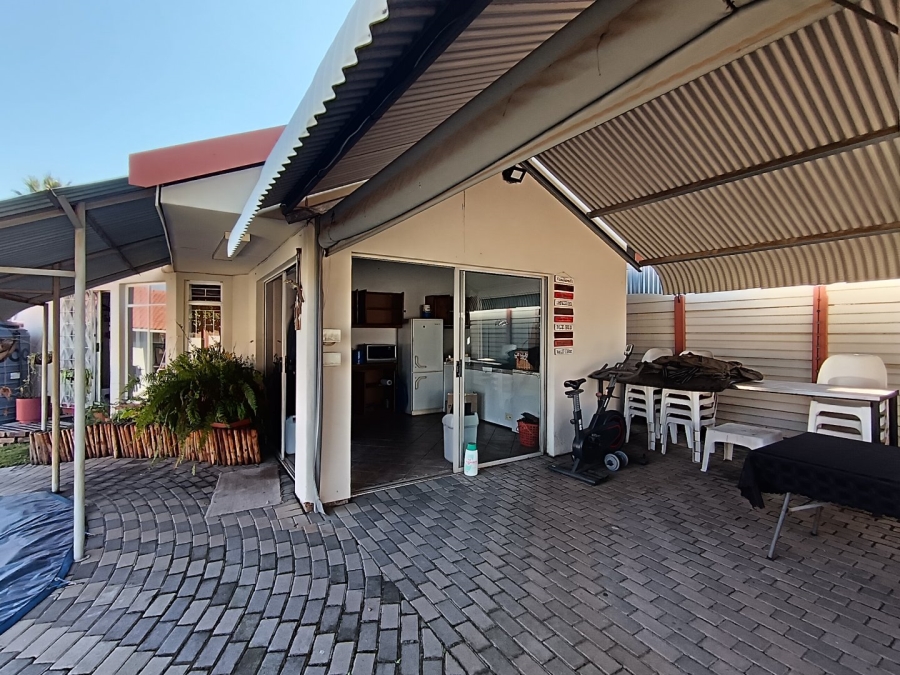 4 Bedroom Property for Sale in Rooihuiskraal Gauteng