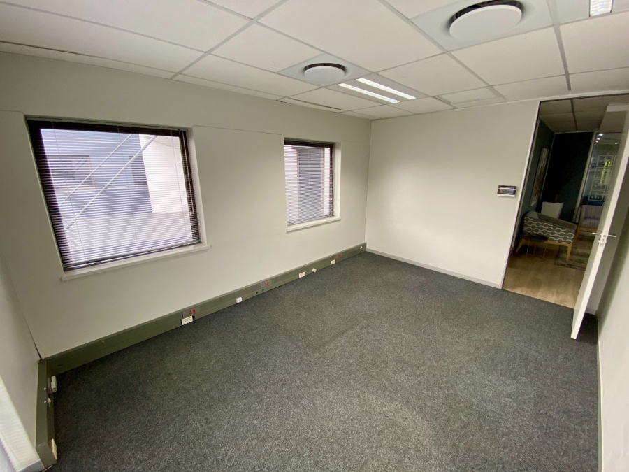 To Let Commercial Property for Rent in Vorna Valley Gauteng