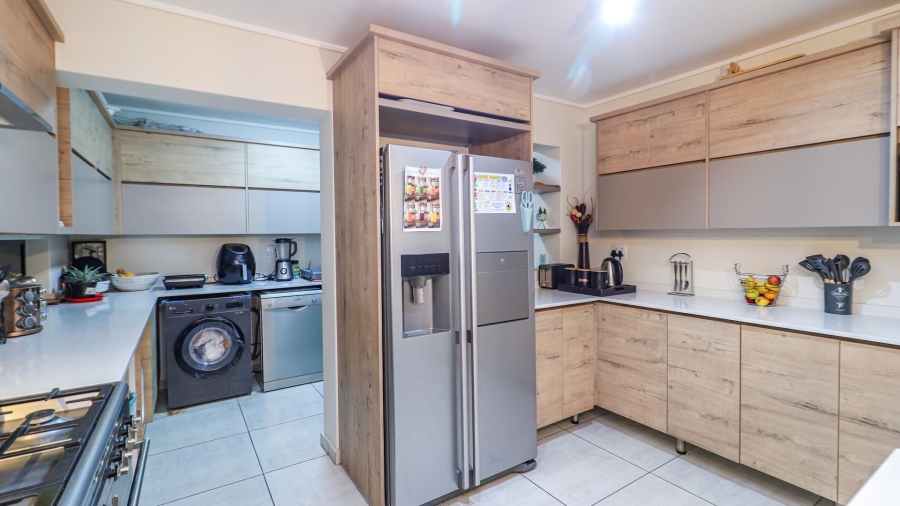 4 Bedroom Property for Sale in Noordhang Gauteng