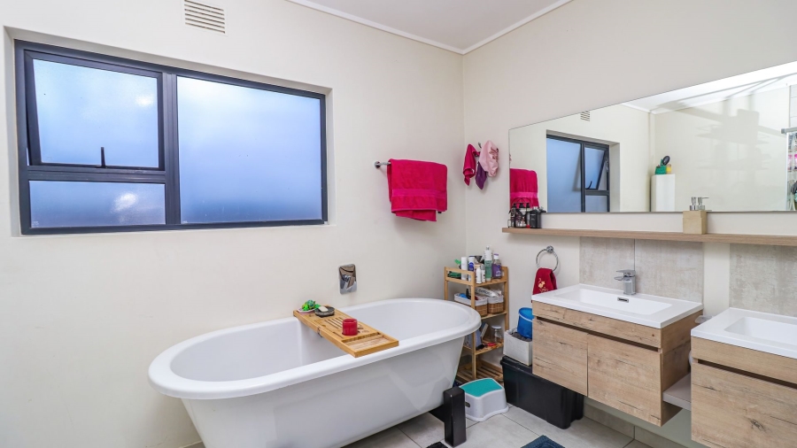 4 Bedroom Property for Sale in Noordhang Gauteng