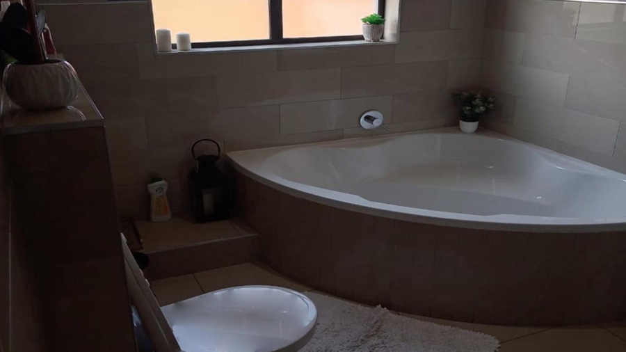 4 Bedroom Property for Sale in Olympus AH Gauteng