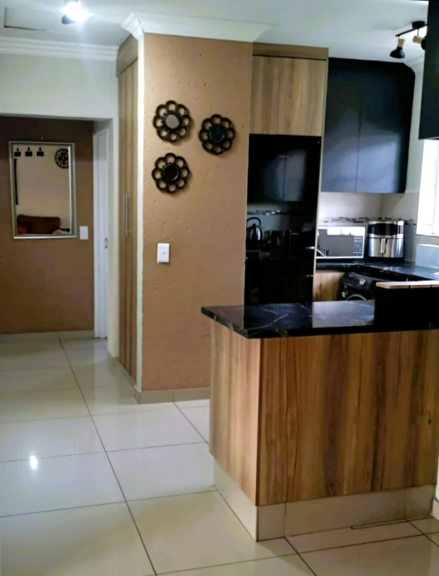 To Let 2 Bedroom Property for Rent in Rynfield A H Gauteng