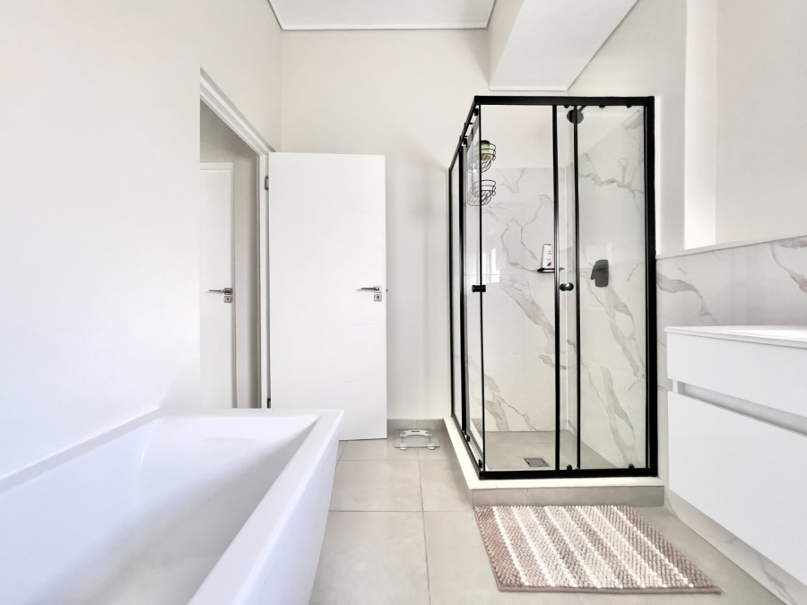 To Let 3 Bedroom Property for Rent in Waterfall Gauteng