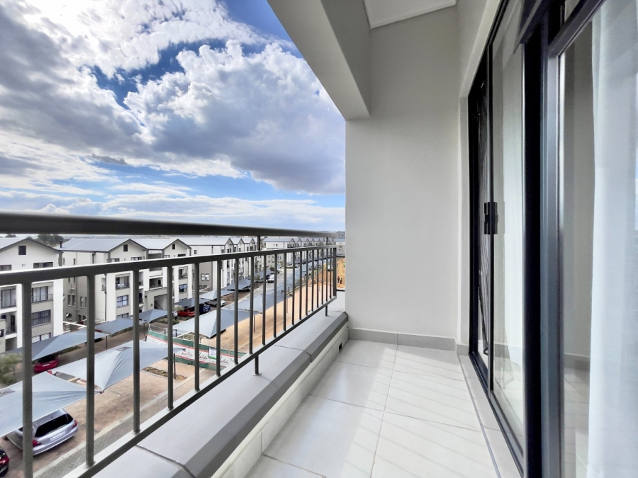 To Let 3 Bedroom Property for Rent in Waterfall Gauteng