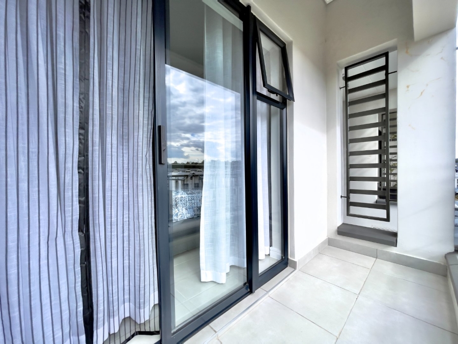 To Let 3 Bedroom Property for Rent in Waterfall Gauteng