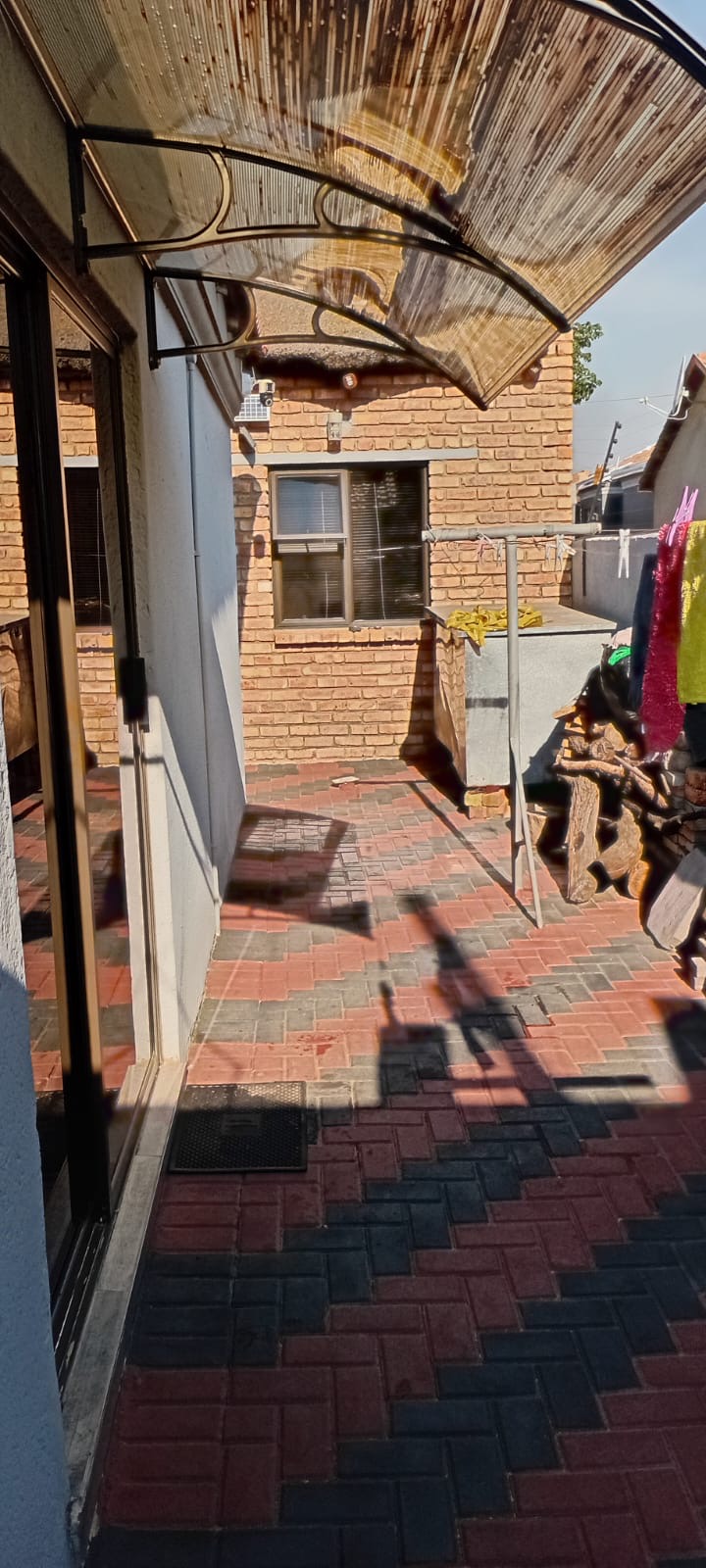 3 Bedroom Property for Sale in Soshanguve FF Gauteng