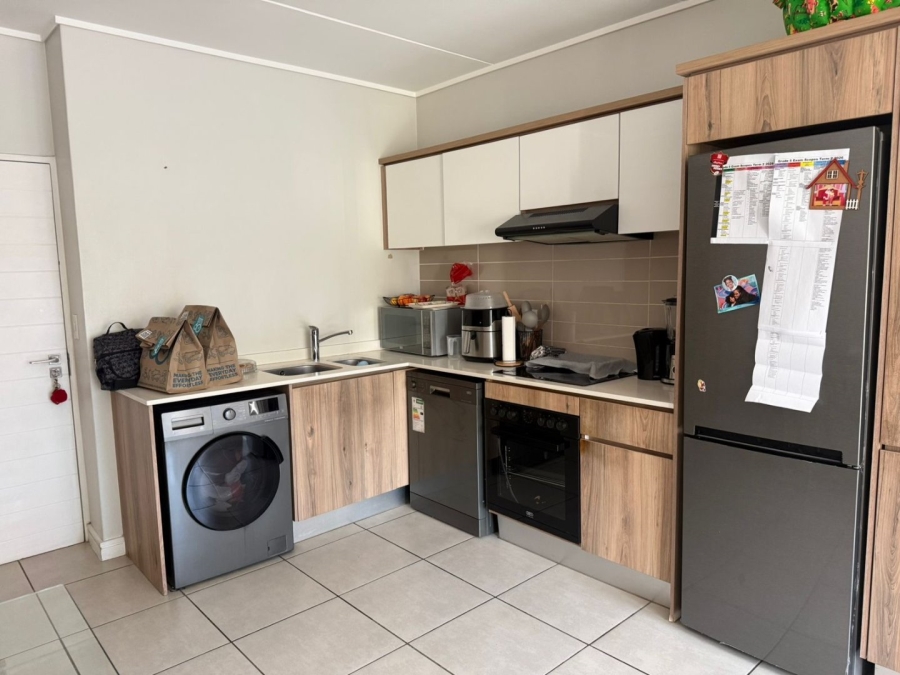 To Let 2 Bedroom Property for Rent in Linbro Park Gauteng