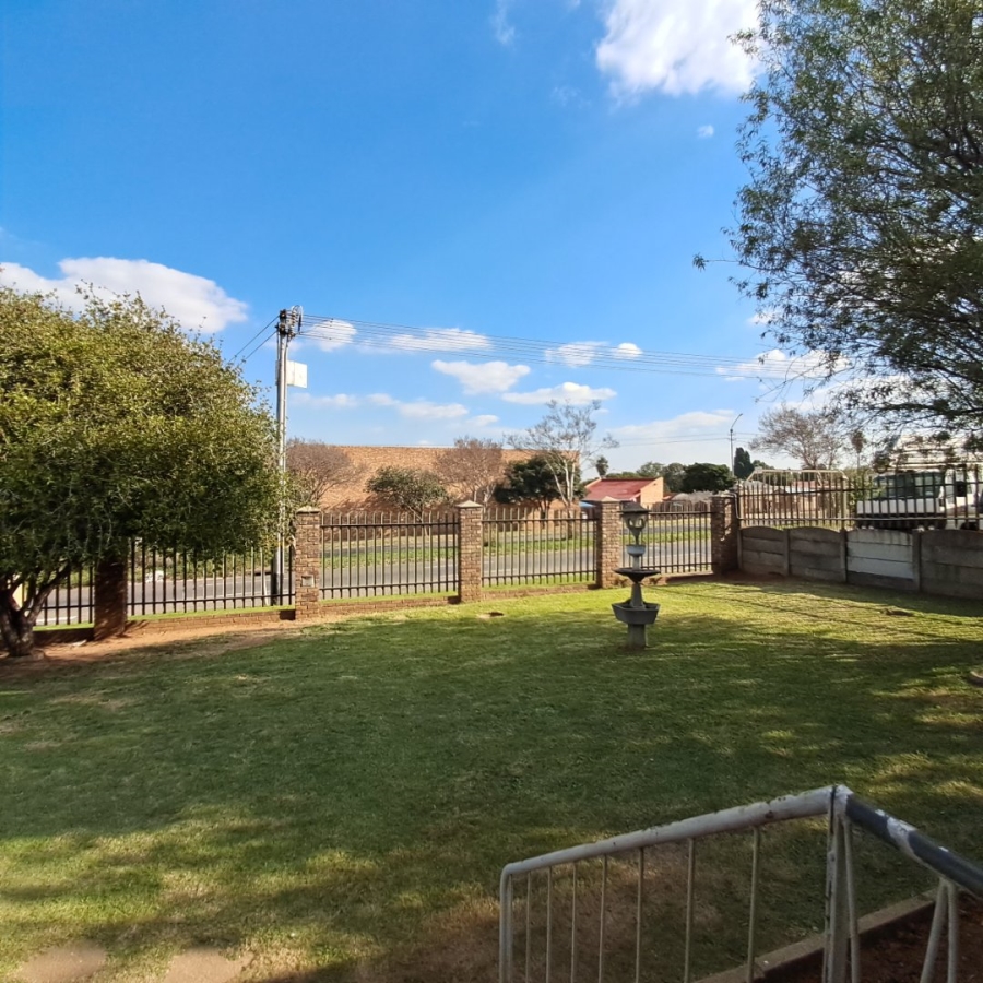 5 Bedroom Property for Sale in Elsburg Gauteng