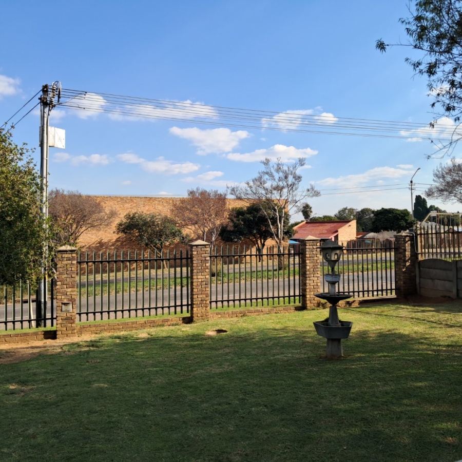 5 Bedroom Property for Sale in Elsburg Gauteng
