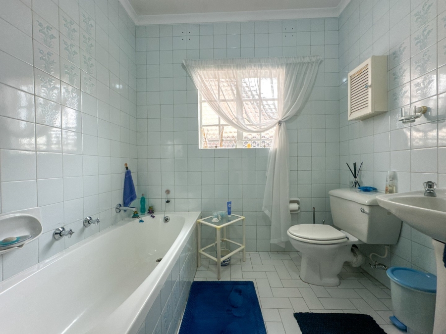 3 Bedroom Property for Sale in Brackenhurst Gauteng