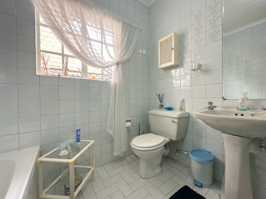 3 Bedroom Property for Sale in Brackenhurst Gauteng