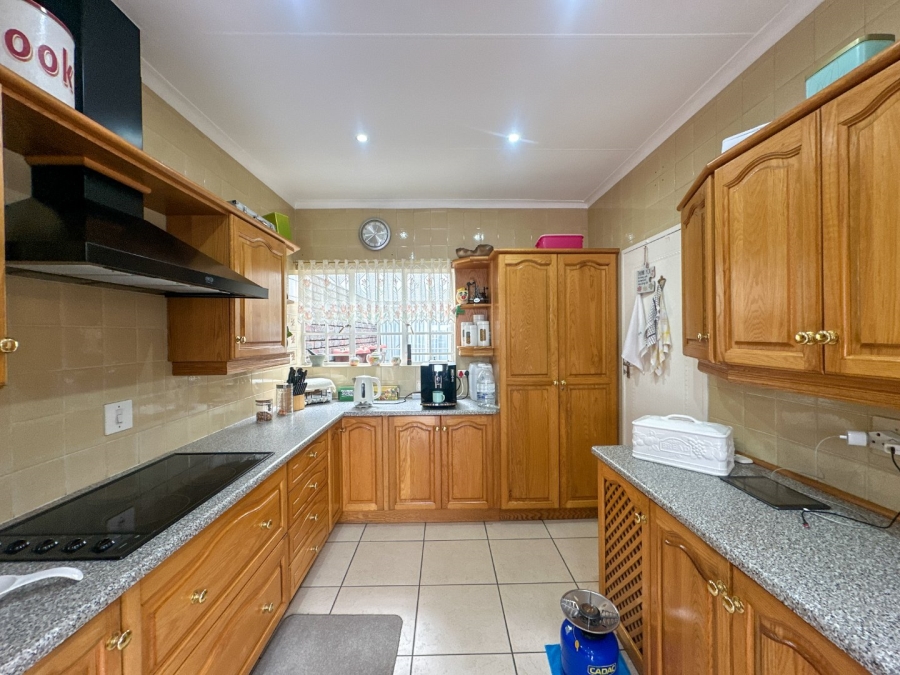 3 Bedroom Property for Sale in Brackenhurst Gauteng