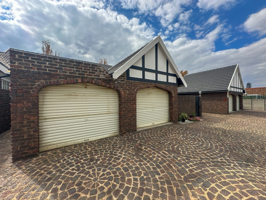 3 Bedroom Property for Sale in Brackenhurst Gauteng