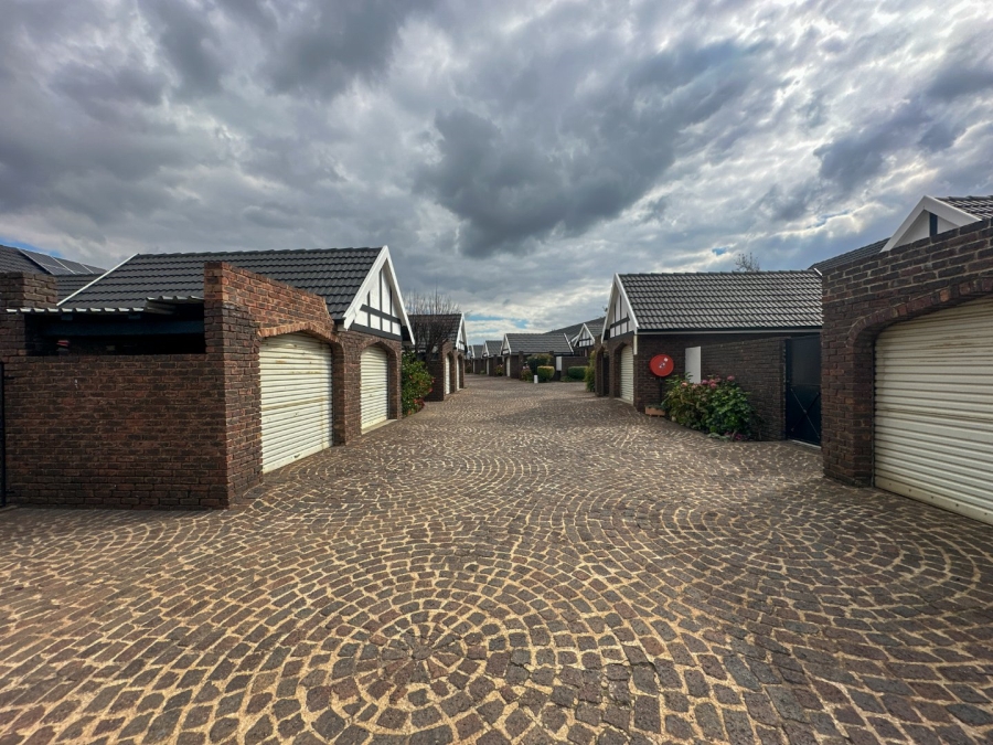 3 Bedroom Property for Sale in Brackenhurst Gauteng