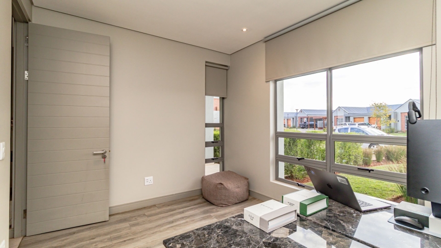 4 Bedroom Property for Sale in Serengeti Lifestyle Estate Gauteng