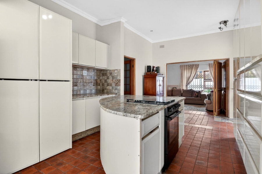 3 Bedroom Property for Sale in Greenside Gauteng