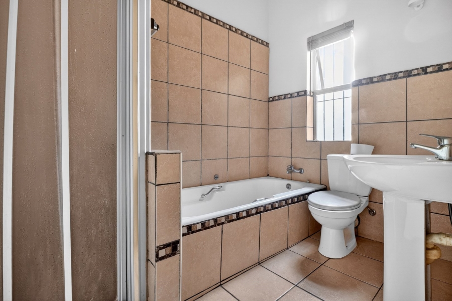 3 Bedroom Property for Sale in Greenside Gauteng