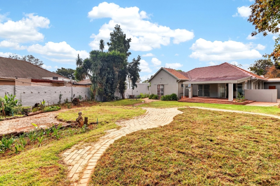 3 Bedroom Property for Sale in Greenside Gauteng