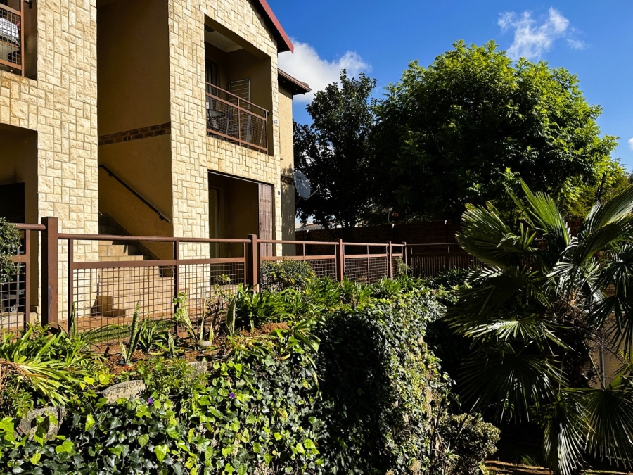 To Let 2 Bedroom Property for Rent in Sonneglans Gauteng