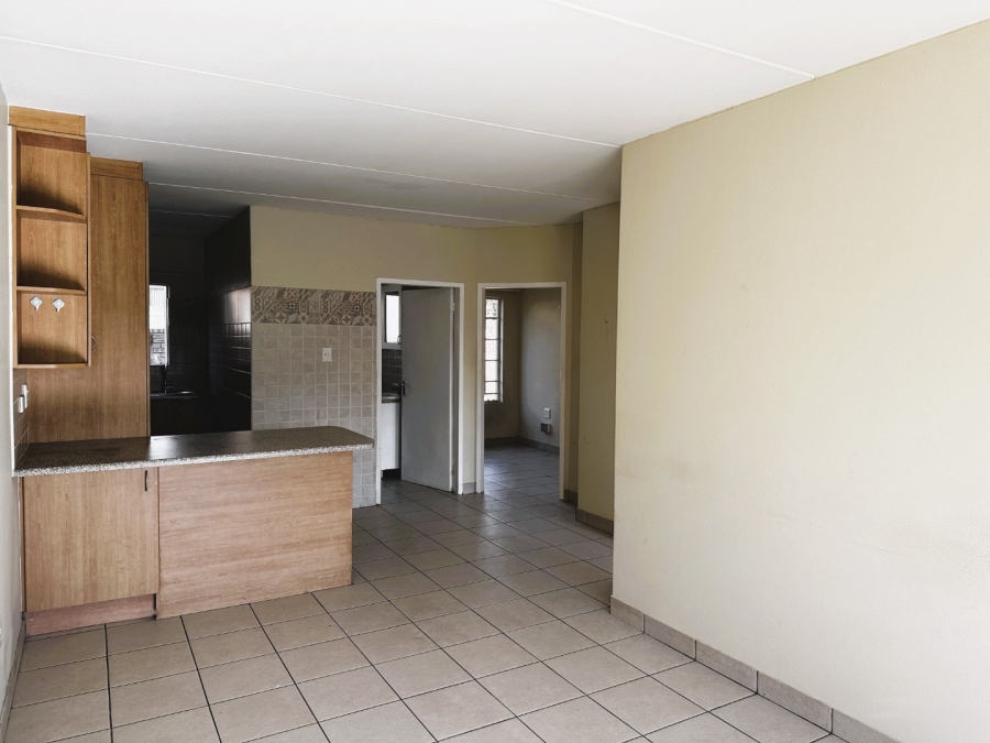 To Let 2 Bedroom Property for Rent in Sonneglans Gauteng