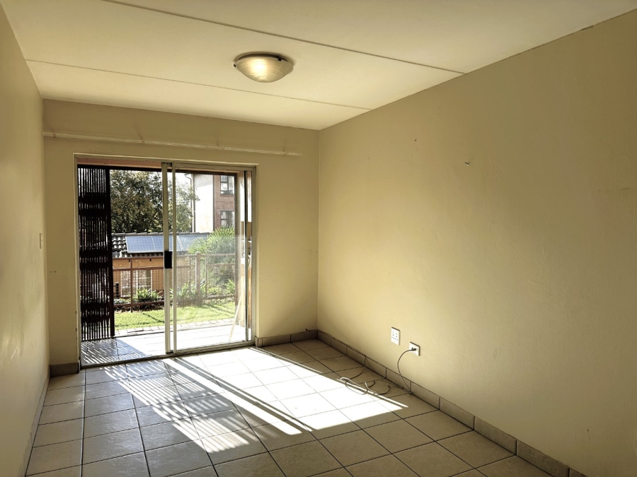 To Let 2 Bedroom Property for Rent in Sonneglans Gauteng
