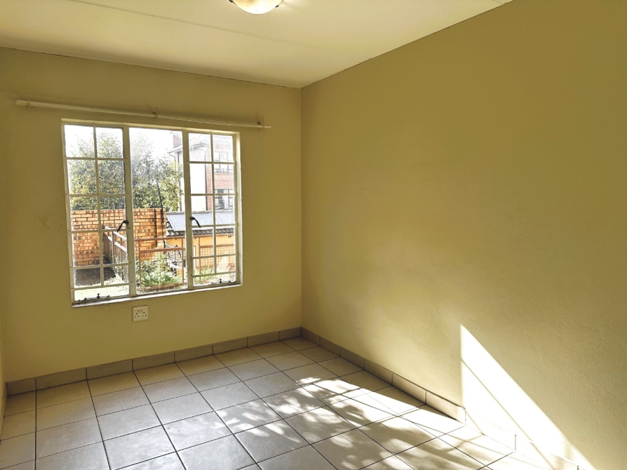 To Let 2 Bedroom Property for Rent in Sonneglans Gauteng