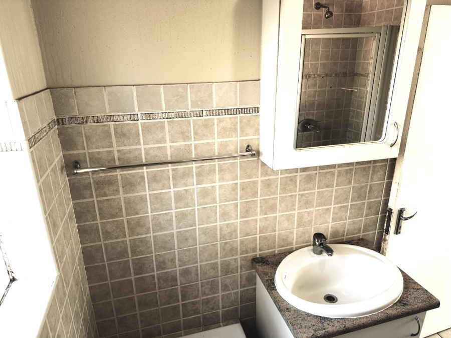 To Let 2 Bedroom Property for Rent in Sonneglans Gauteng
