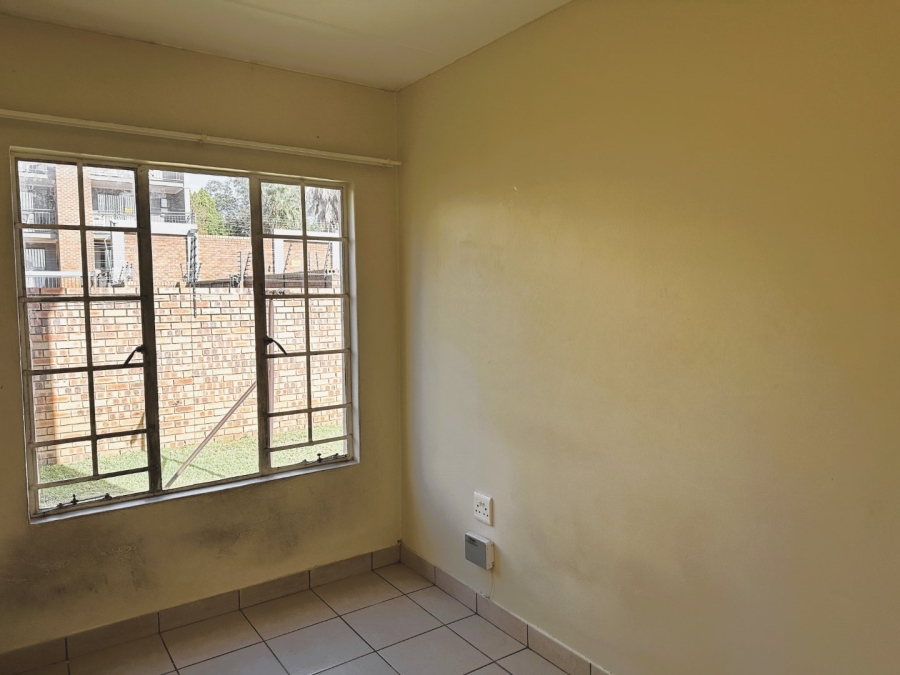 To Let 2 Bedroom Property for Rent in Sonneglans Gauteng