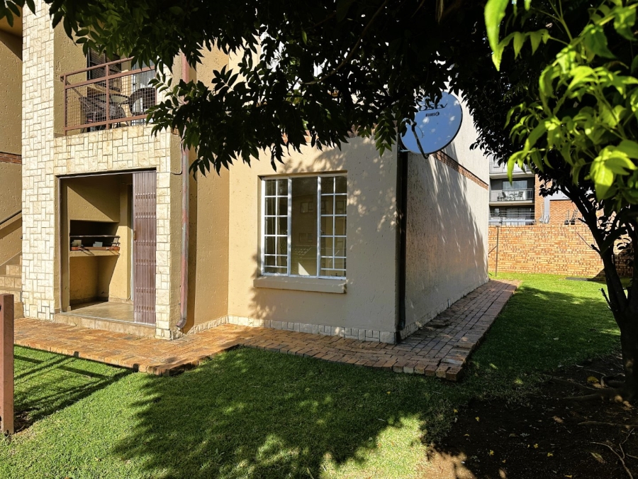 To Let 2 Bedroom Property for Rent in Sonneglans Gauteng