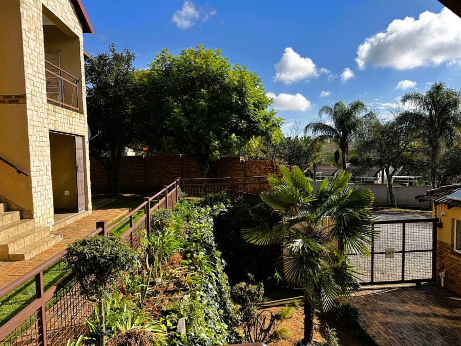 To Let 2 Bedroom Property for Rent in Sonneglans Gauteng
