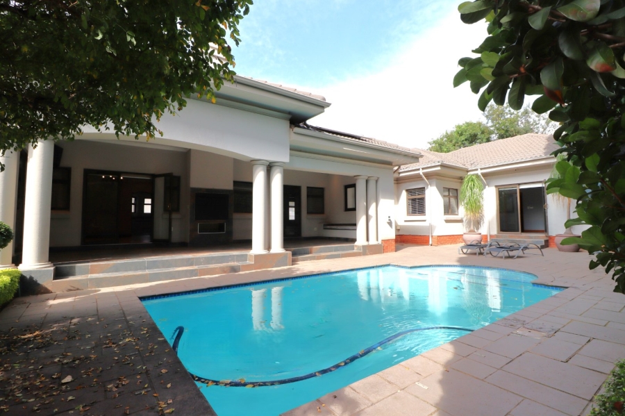 5 Bedroom Property for Sale in Country Lane Estate Gauteng